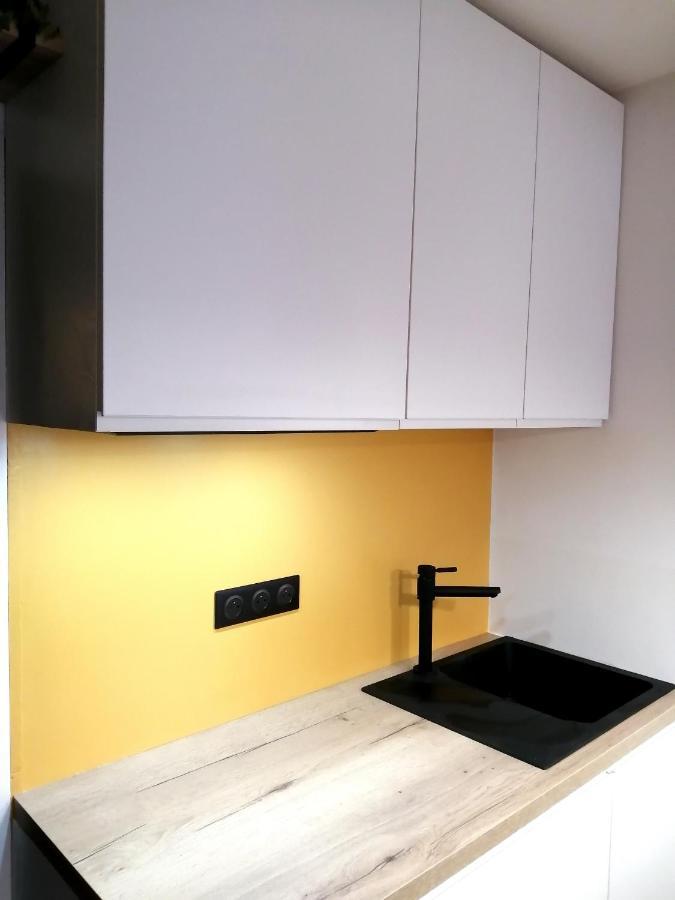 Le Petit Studio - 15 m2 - Centre Ville - Sorgue à 50 m LʼIsle-sur-la-Sorgue Esterno foto